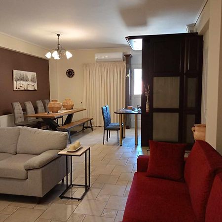 Comfortable Apartment In Kiato Bagian luar foto