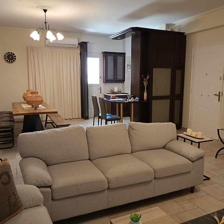 Comfortable Apartment In Kiato Bagian luar foto