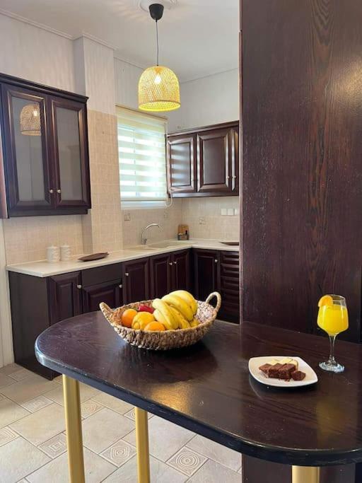 Comfortable Apartment In Kiato Bagian luar foto